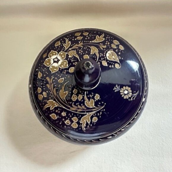 Vintage Lacquerware Container - Picture 3 of 7